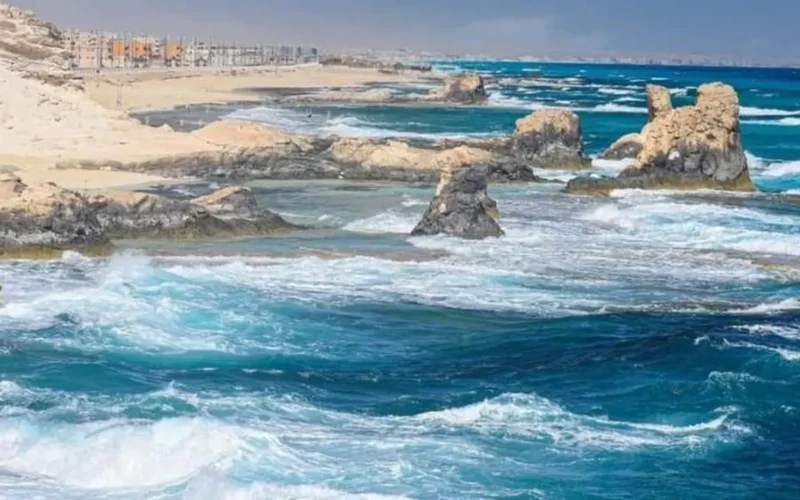 سوء الأحوال الجوية يعطل الملاحة البحرية في 8 مدن ساحلية